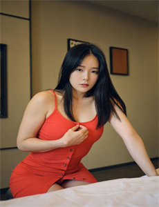 棍子勇者-周于希美女露出撒尿部位